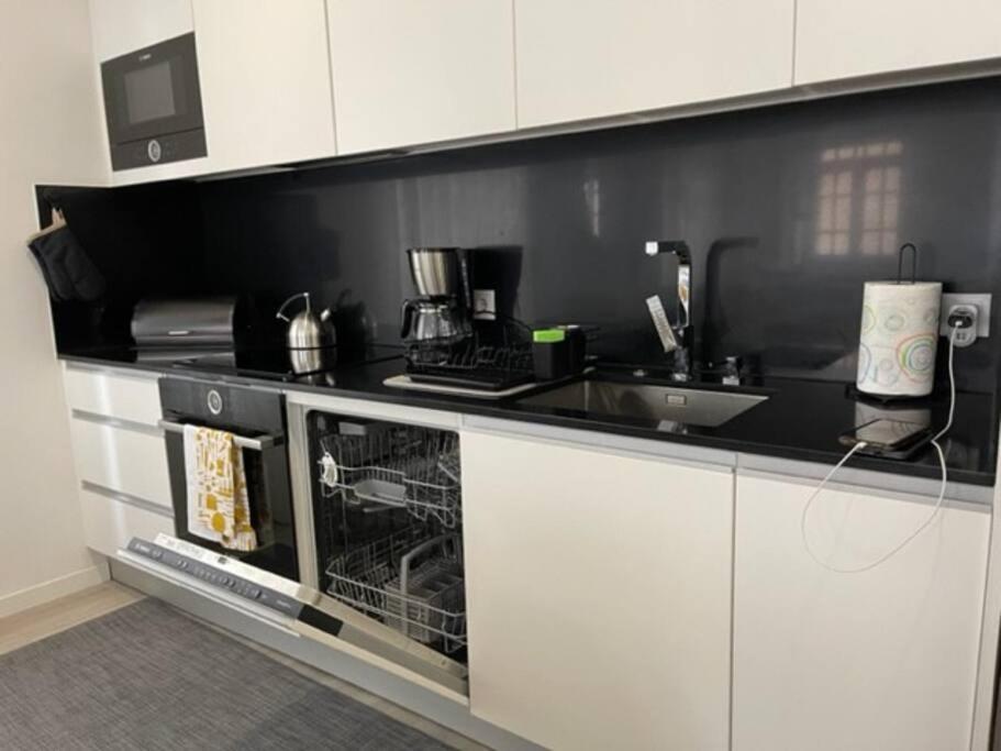 Modern 1 Bedroom City Center Aveiro Apartment Екстериор снимка